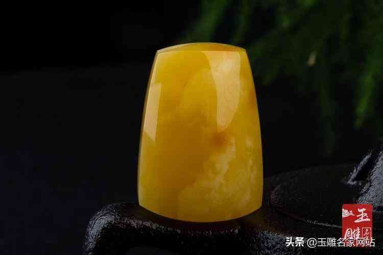 蜜蠟鑒別用燈光照(蜜蠟鑒別用燈光照真假對比)