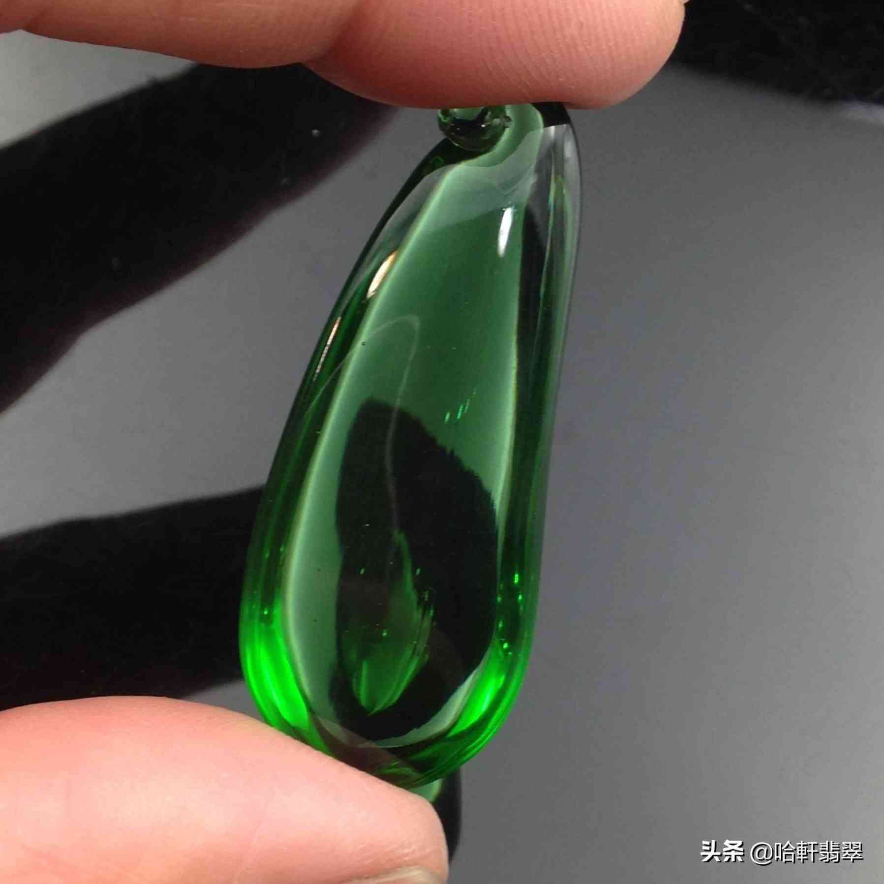 石英質(zhì)玉和翡翠的區(qū)別(石英質(zhì)玉和翡翠的區(qū)別是什么)插圖7