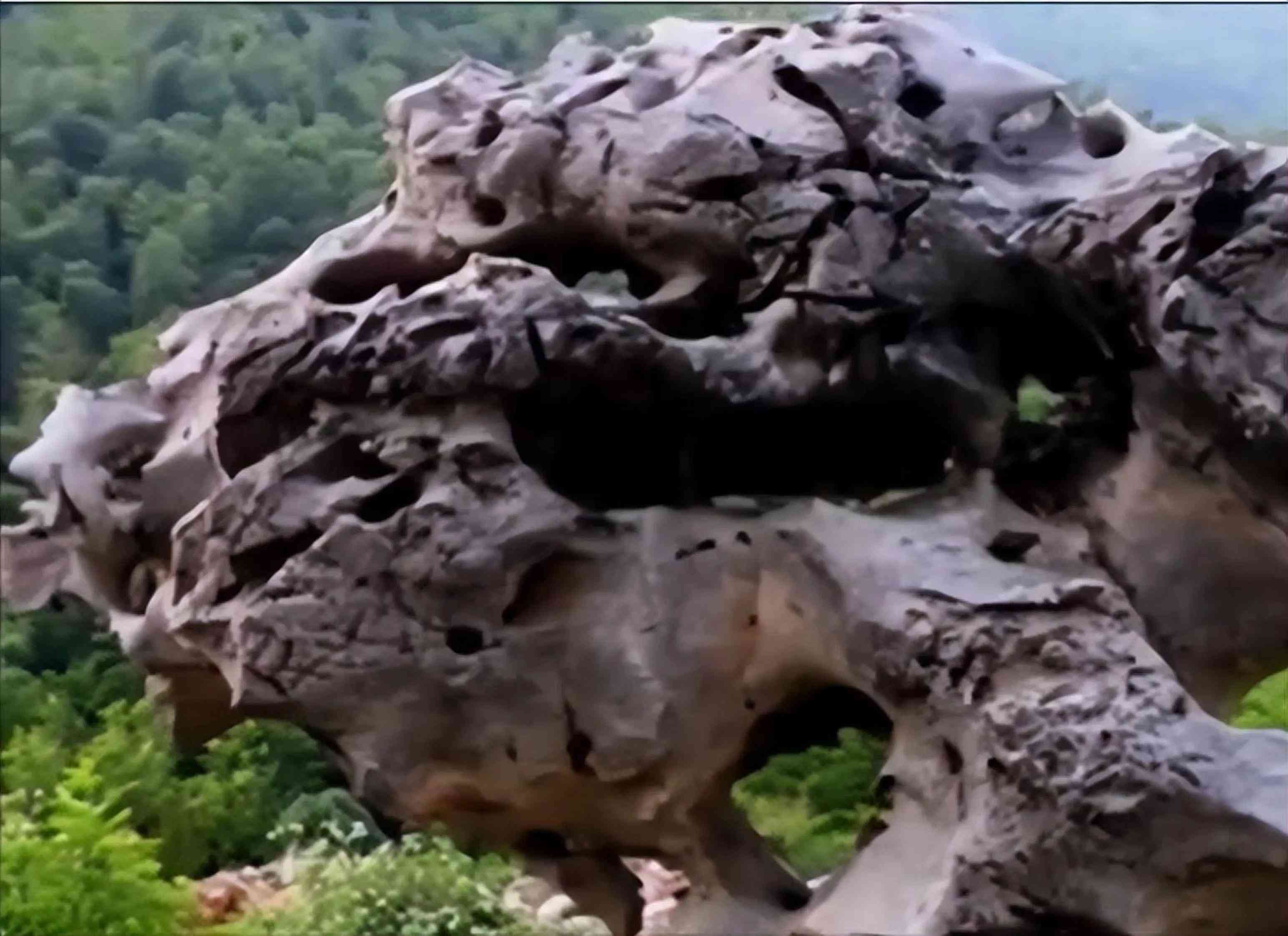 黑隕石價格多少錢一克(黑隕石價格能值多少錢一克)插圖1