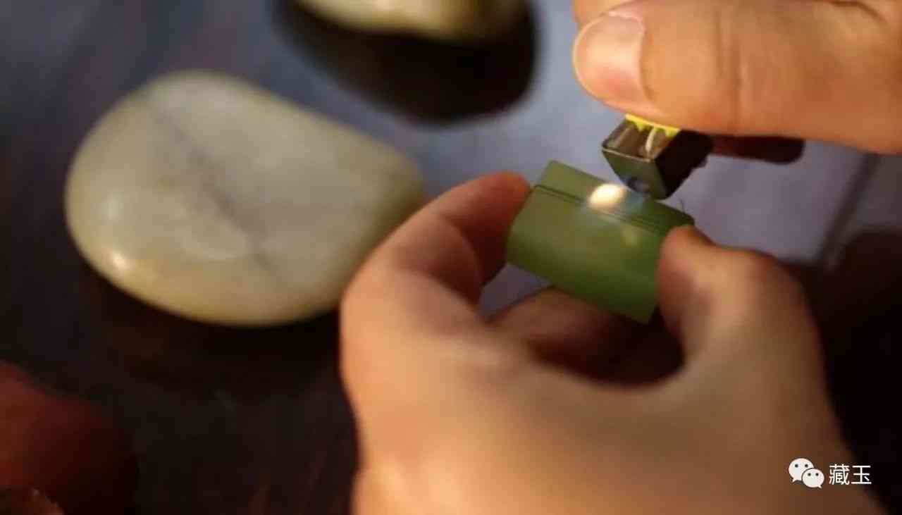 如何分辨和田玉的真假(如何分辨和田玉的真假鑒別)插圖7