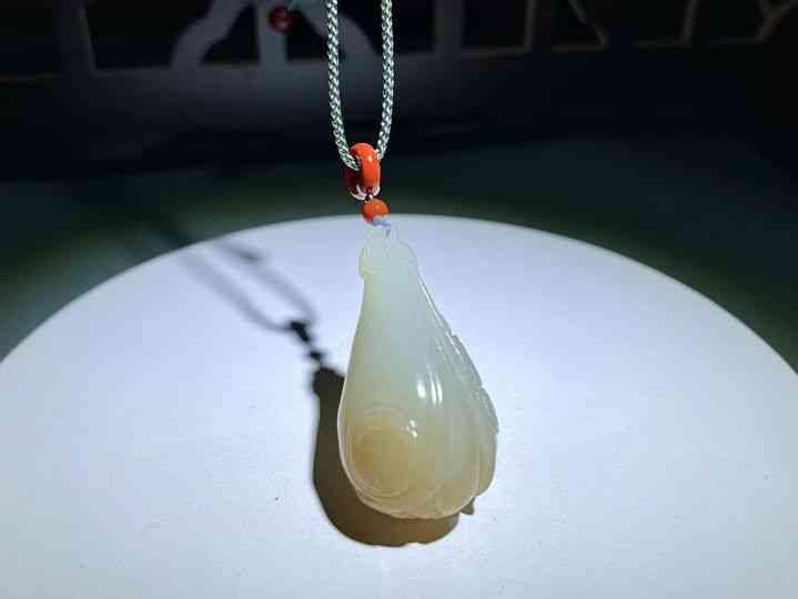 和田玉吊墜多少錢一個(gè)(正宗的和田玉吊墜多少錢一個(gè)小的)插圖4