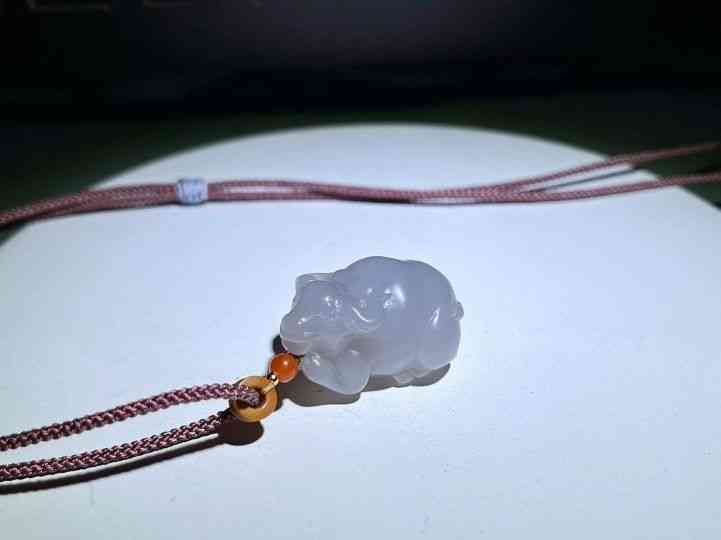 和田玉吊墜多少錢一個(gè)(正宗的和田玉吊墜多少錢一個(gè)小的)插圖6