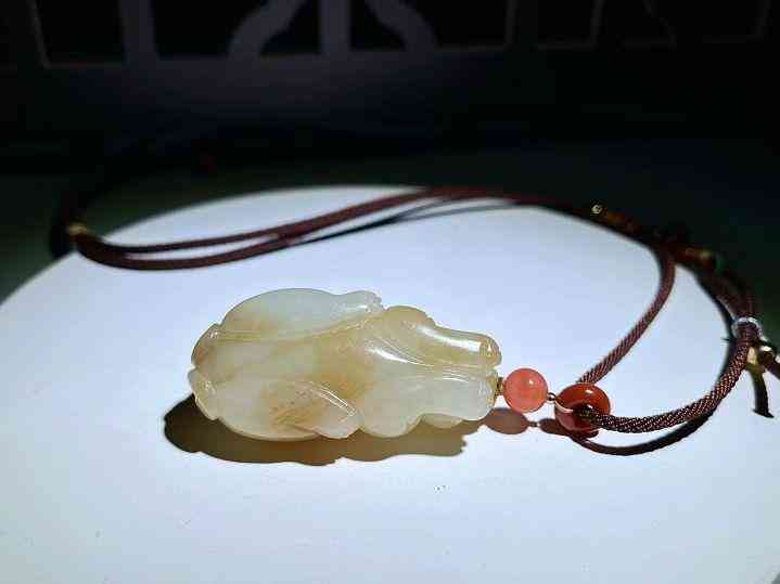 和田玉吊墜多少錢一個(gè)(正宗的和田玉吊墜多少錢一個(gè)小的)插圖9