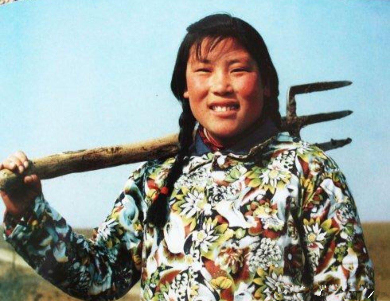 12克拉鉆戒多大(12克拉鉆戒多大尺寸)插圖2