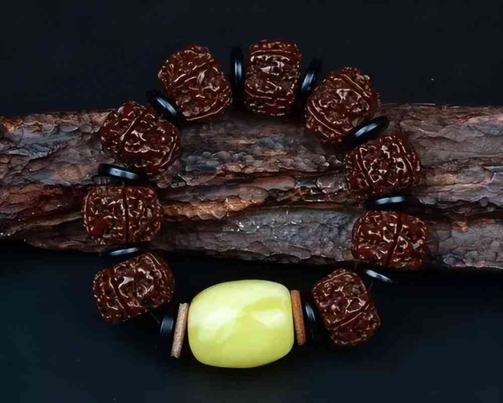 手串材質(zhì)排名前十名(木手串什么材質(zhì)的好排名)插圖2