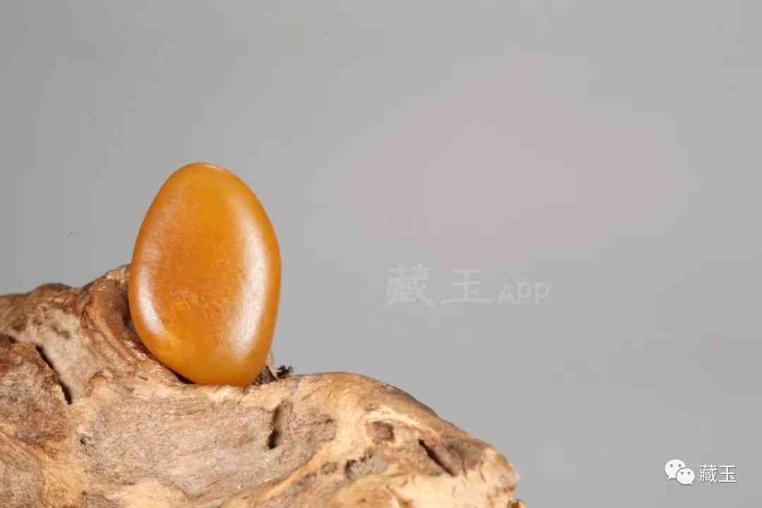 真正的和田黃玉籽料(真正的和田黃玉籽料的皮色)