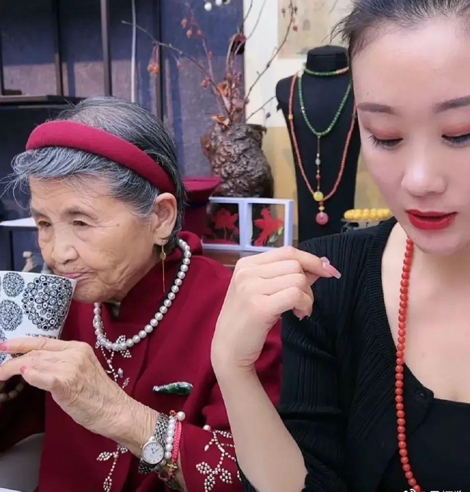 真的珍珠手鏈多少錢一串(真的珍珠手鏈多少錢一串圖片)插圖2