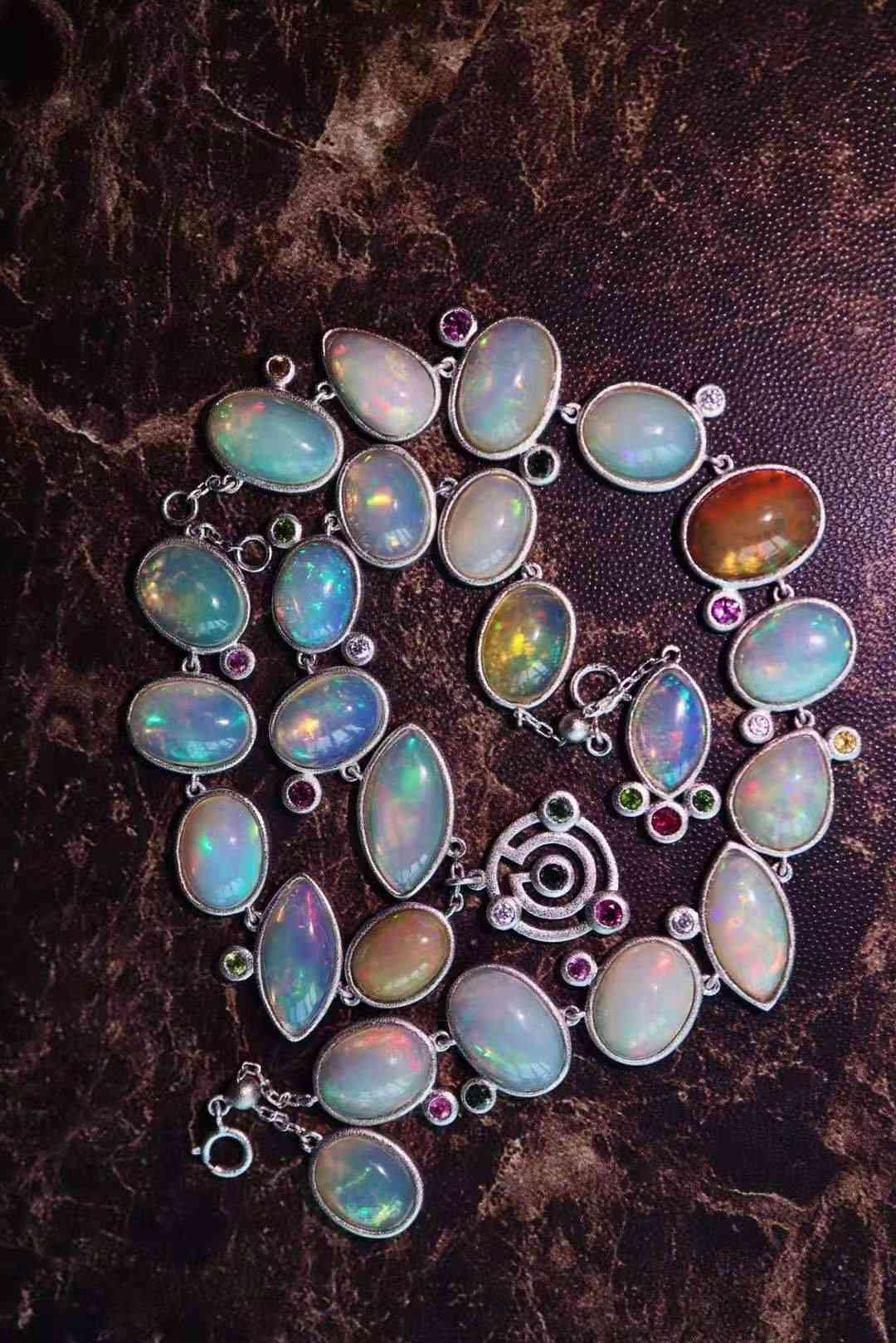 紫發晶的功效與作用(紫發晶的功效與作用禁忌)插圖3