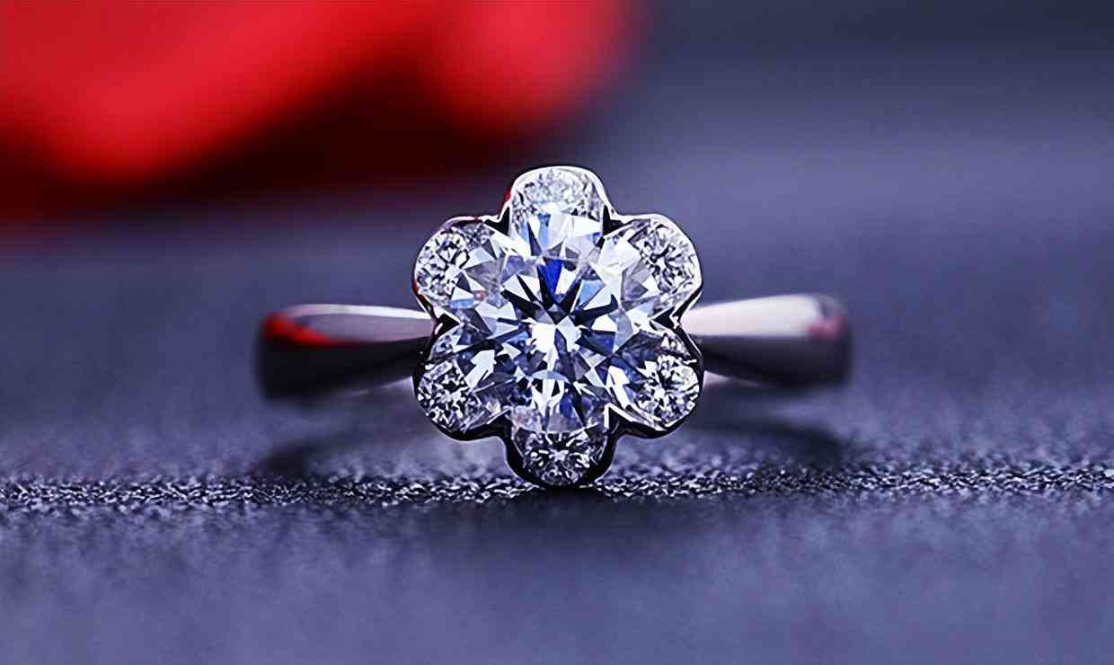 結(jié)婚后戴鉆戒還是戴對戒(結(jié)婚后戴鉆戒還是戴對戒比較好)