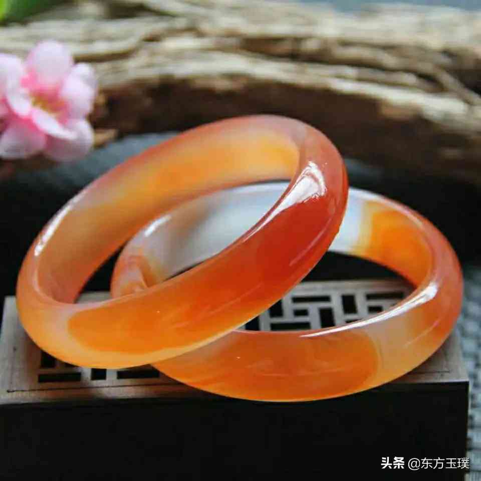 瑪瑙和玉哪個對身體好(瑪瑙和玉石哪個對身體好)