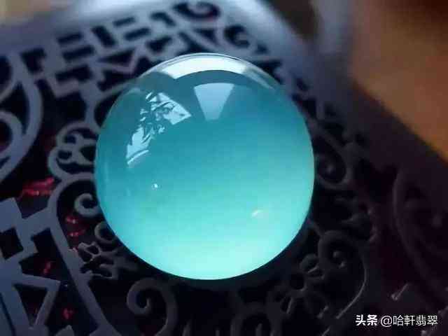 岫玉與翡翠的區別(岫玉與翡翠的區別知乎)