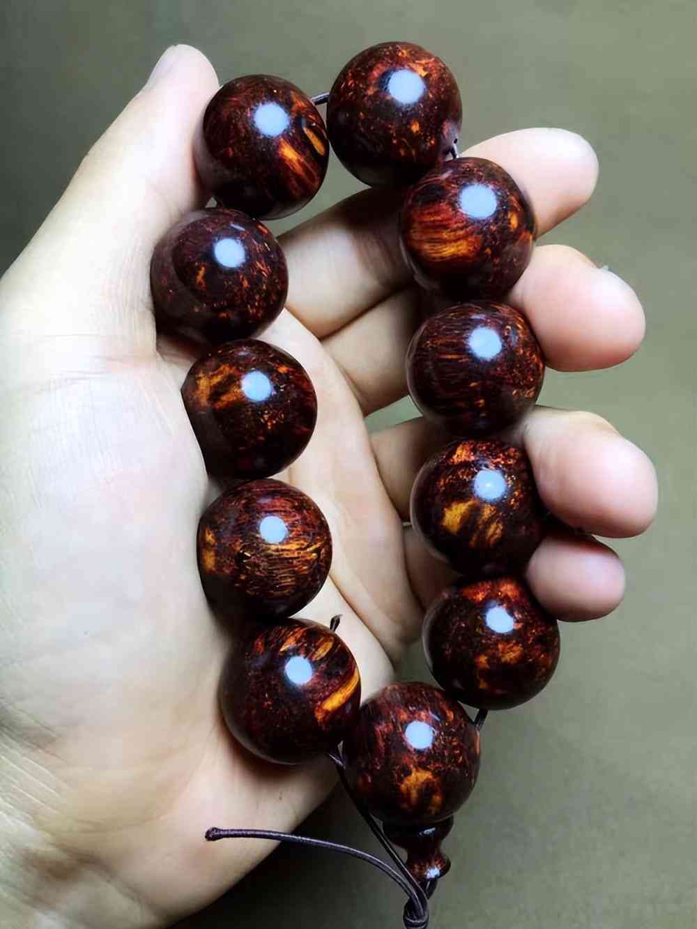 小葉紫檀手串(小葉紫檀手串真假鑒別)