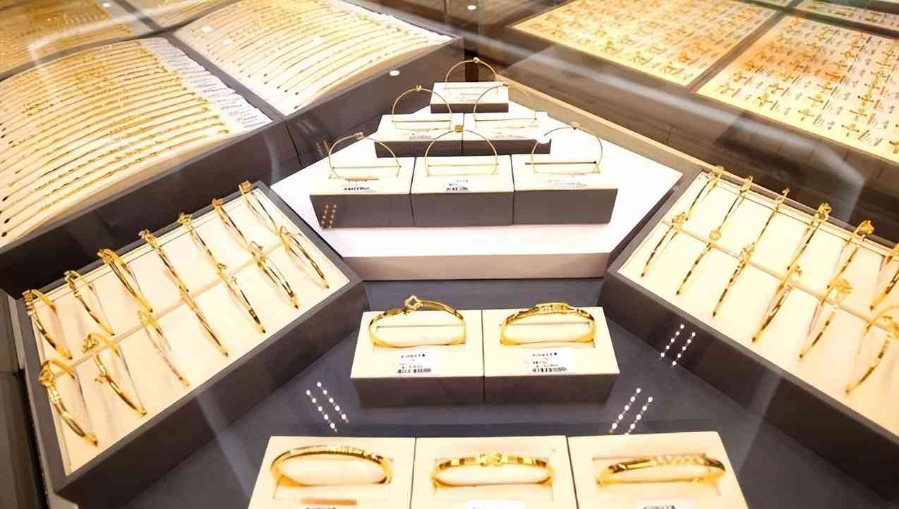 鉑金和銀哪個對身體好(鉑金和銀飾哪個對身體好)