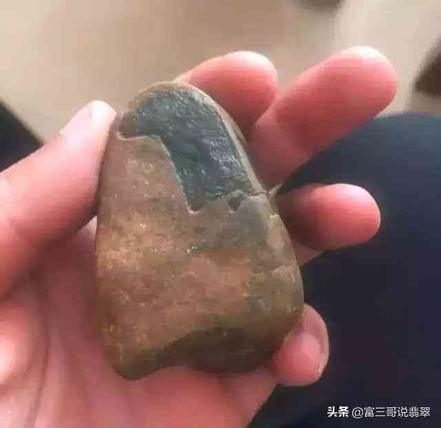 翡翠原石入門級知識大全(翡翠必懂十句行話)