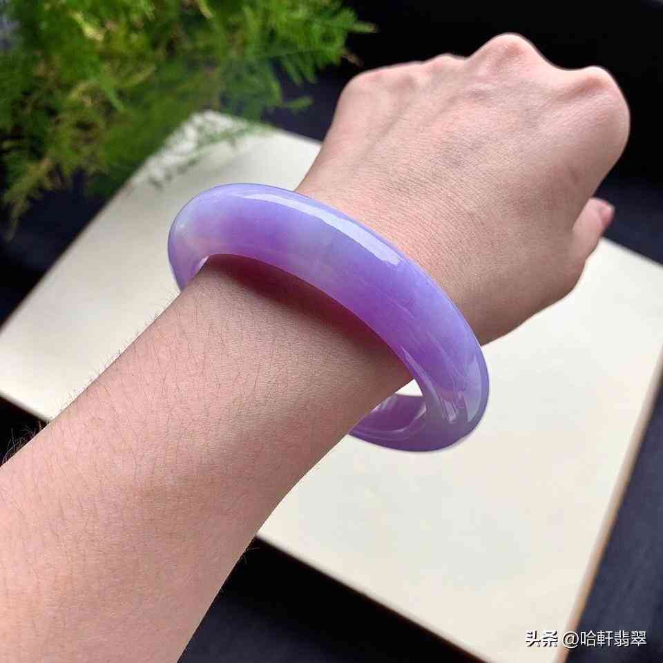 怎么看玉鐲子的真假(怎么看玉鐲子真假最簡單的方法)