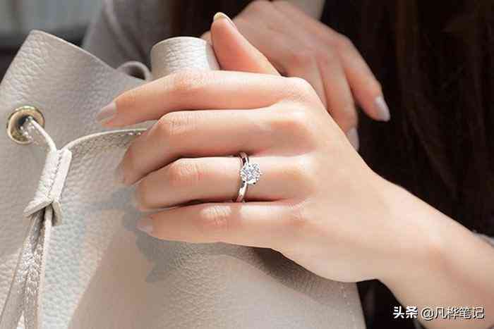 訂婚戒指要買(mǎi)一對(duì)嗎(結(jié)婚時(shí)訂婚戒指要戴嗎)
