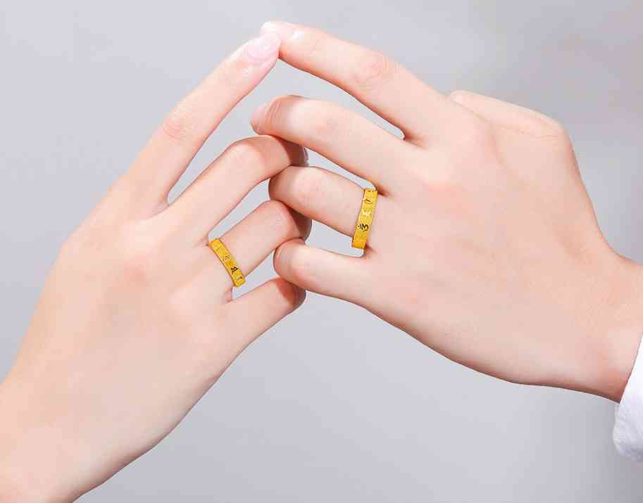 品牌情侶對戒1000左右(情侶對戒便宜品牌推薦)