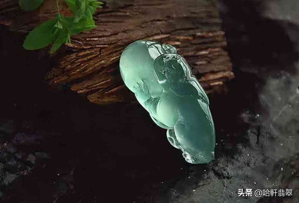 一個翡翠吊墜大約多少錢(這個翡翠吊墜多少錢一個)