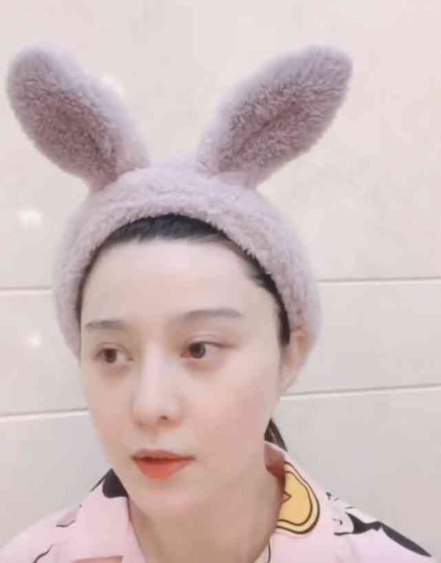 男人左手無名指的戒指(男人左手無名指戒指意義)