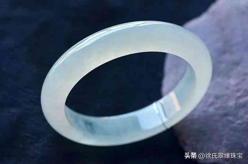 翡翠鐲子怎么看好壞(翡翠鐲子如何看好壞)