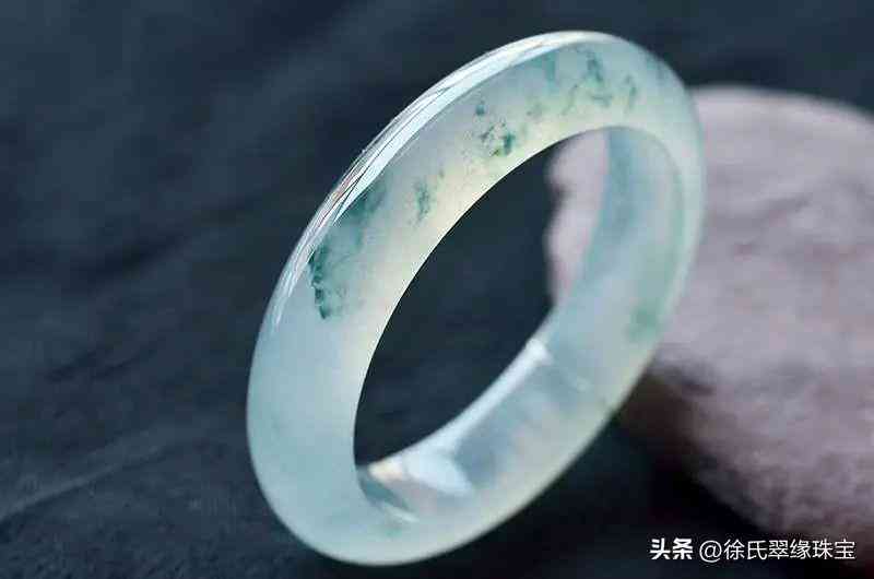 翡翠鐲子怎么看好壞(翡翠鐲子如何看好壞)