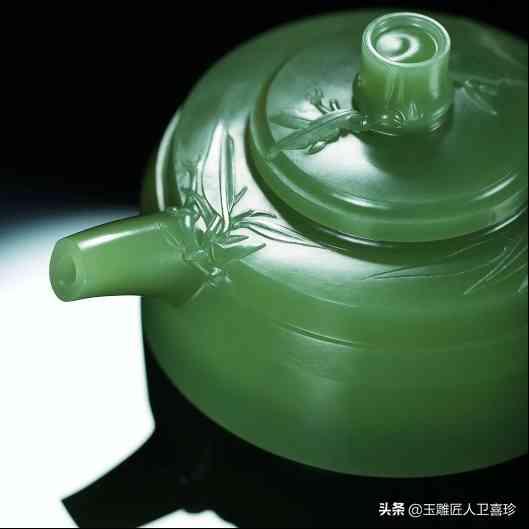 玉跟翡翠的區別在哪里哪個貴(玉和翡翠有什么區別哪個價值大一點)