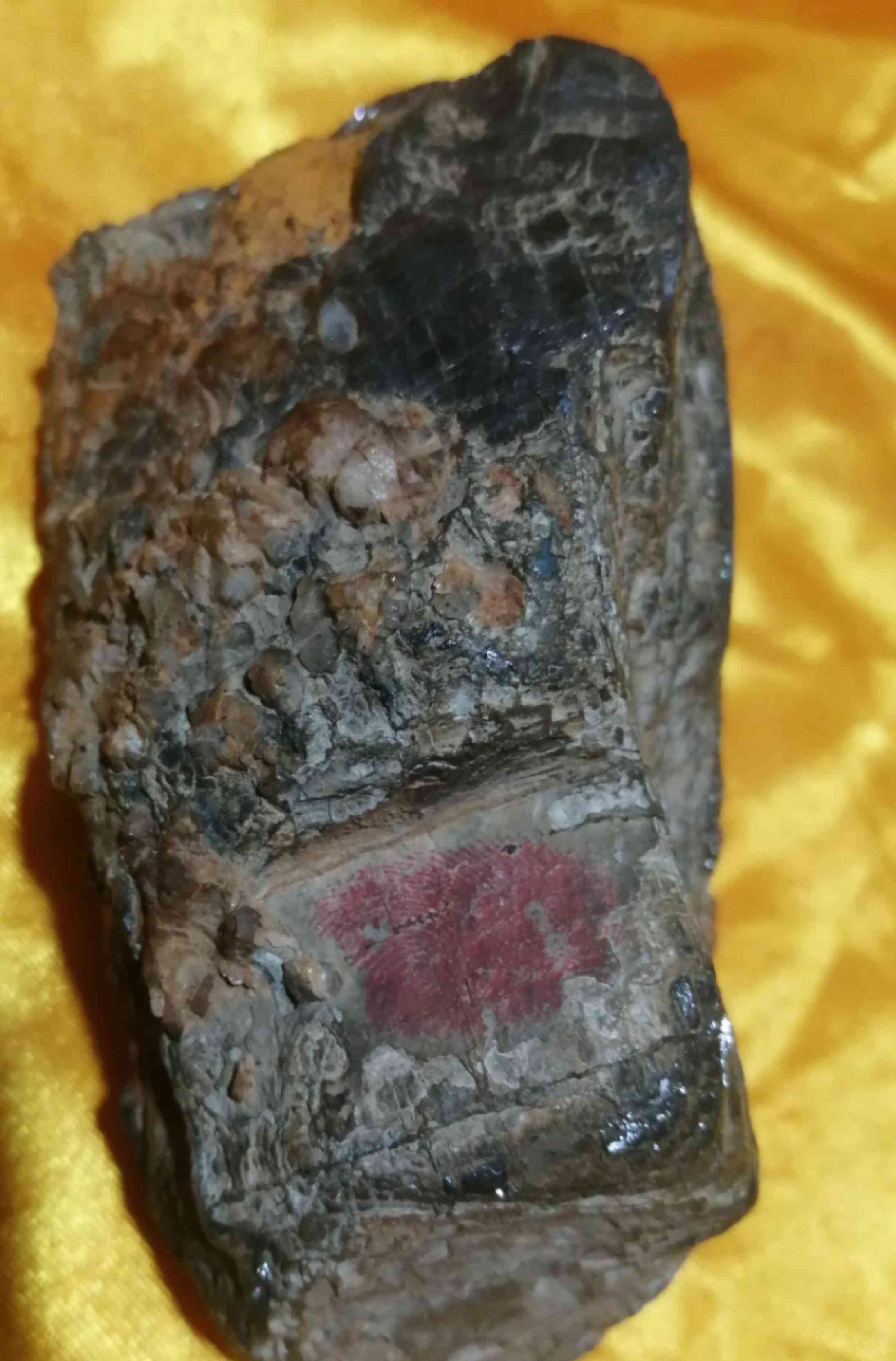 天然水晶石價(jià)格多少錢(水晶原石多少錢一克)