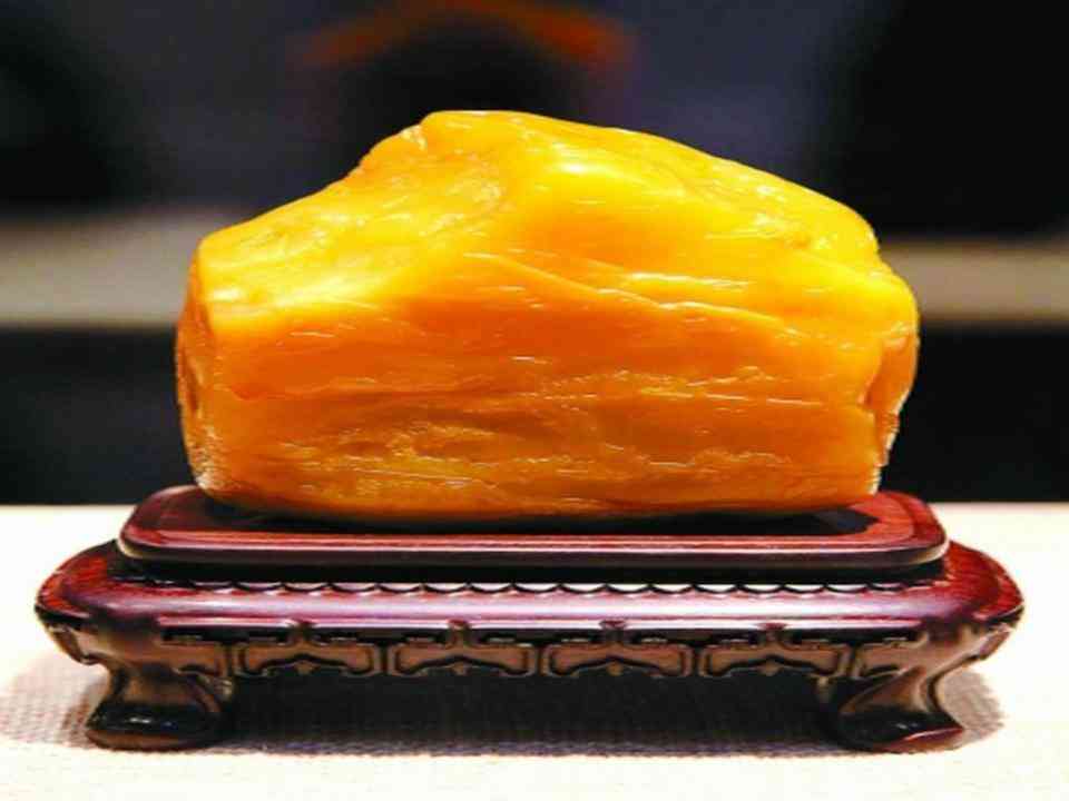 田黃原石的特征(田黃原石是什么樣的)