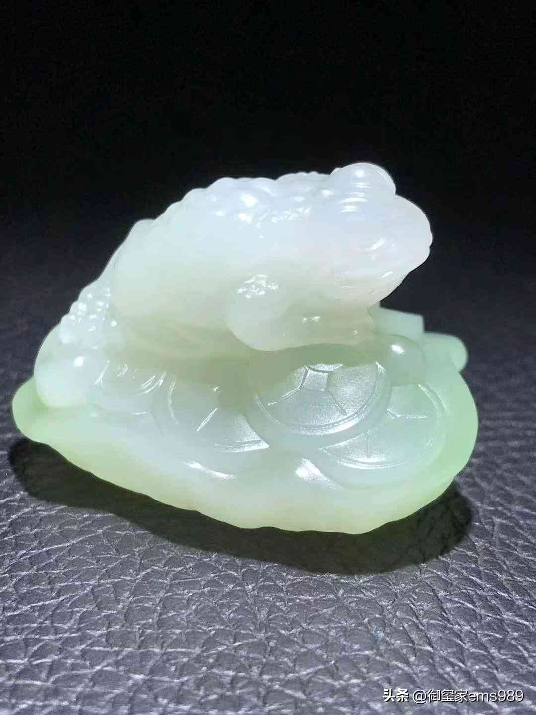 羊脂白玉手鐲市場價(和田玉羊脂白玉手鐲市場價)