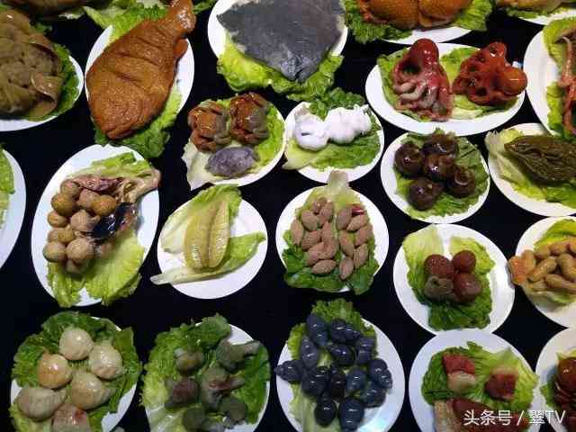昆明玉石博覽會，一只手鐲56萬，一塊琥珀有腿那么大