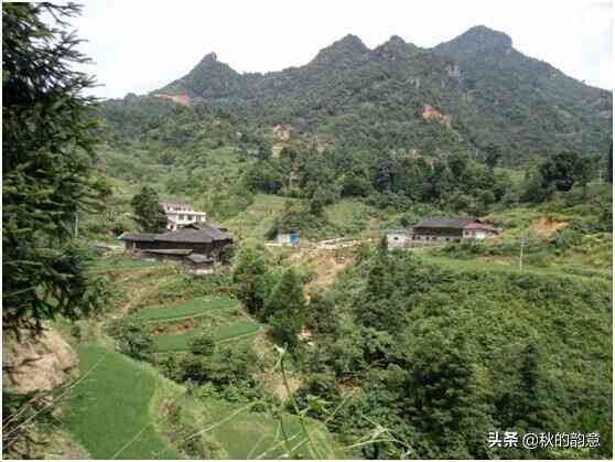 廣西桂林蘆笛巖風景區(qū)，藏有桂林雞血玉精品、極品、孤品600余件