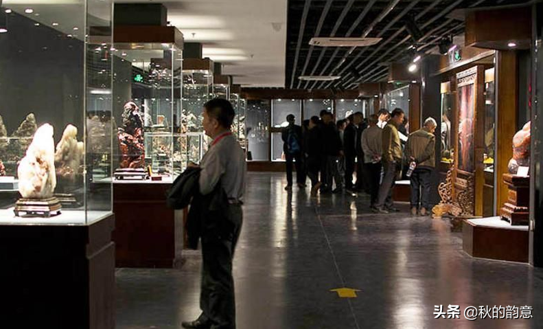 廣西桂林蘆笛巖風景區(qū)，藏有桂林雞血玉精品、極品、孤品600余件