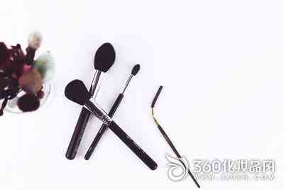 護膚品是化妝品嗎(什么是護膚品什么是化妝品)