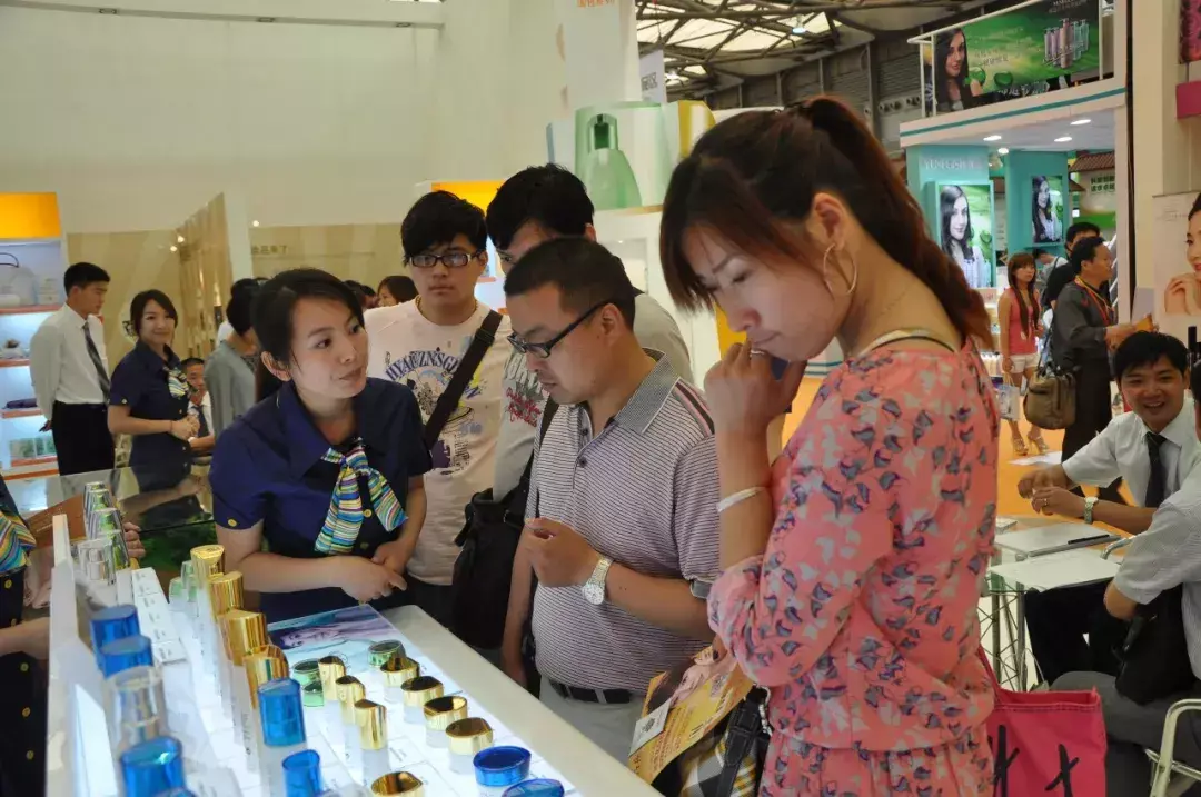 高檔化妝品的受眾(高檔化妝品的受眾有哪些)