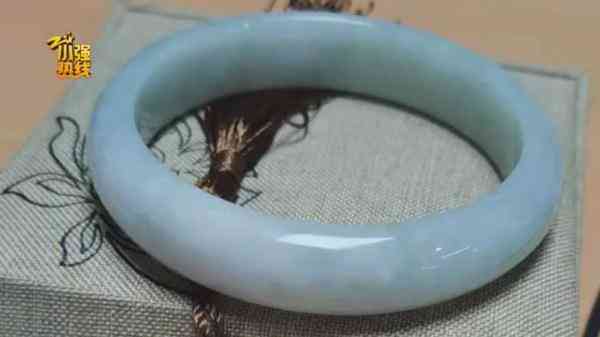 小強(qiáng)翡翠鑒定化妝品真假(小強(qiáng)翡翠鑒定化妝品真假視頻)