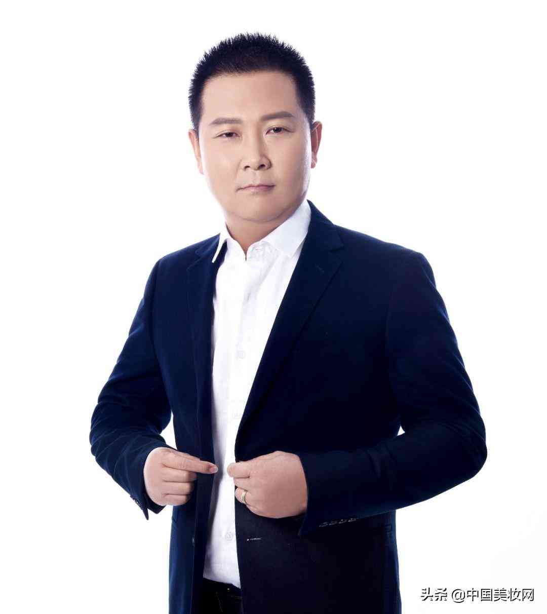 男孩子去賣化妝品(男的賣化妝品有人要嗎)