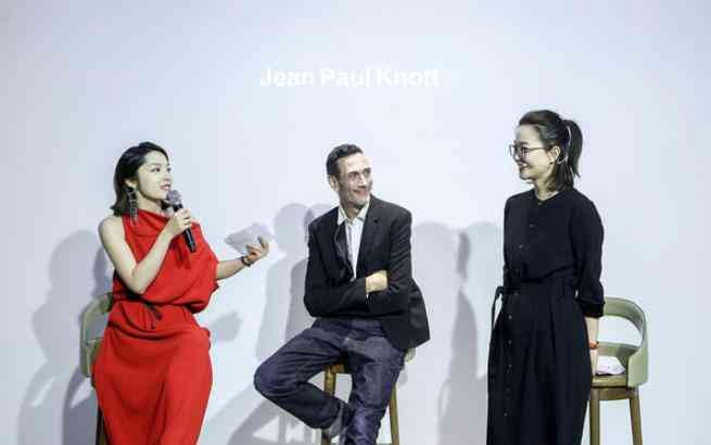 Jean Paul Knott