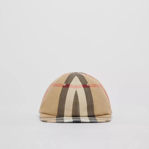  BURBERRY 22年秋冬 女士 Vintage 格紋雙面兩用棉質(zhì)棒球帽 80562961