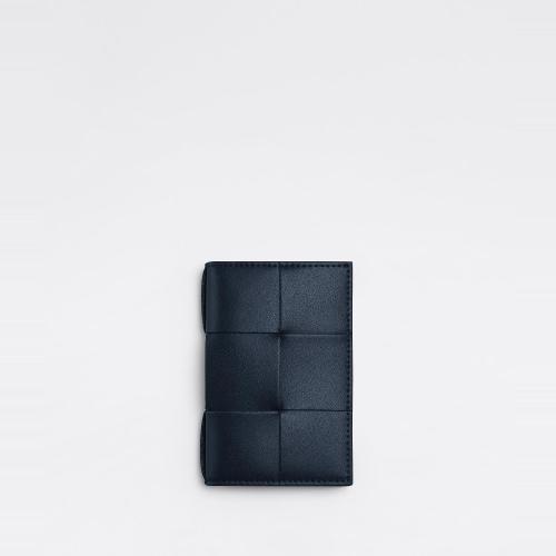  BV葆蝶家 22年秋冬 男士 卡包 etui pour cartes a rabat 649602VBWD28838