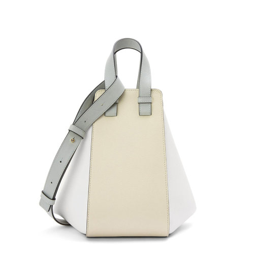 LOEWE/羅意威 22春夏新款Hammock系列 女士小號大理石灰/軟白色經典牛皮革徽標壓印金扣單肩斜挎手提吊床包0010697498