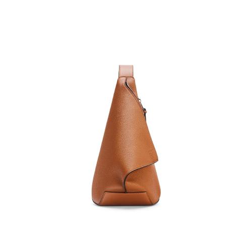  LOEWE羅意威 22年秋冬 男士 單肩包 Anton sling in soft grained calfskin B511A09X06-2530
