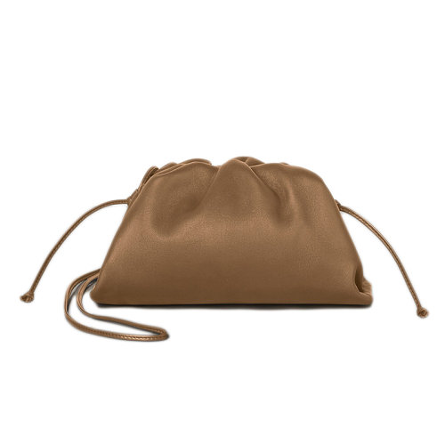 Bottega Veneta/葆蝶家    THE POUCH迷你系列 深駝色滑面小牛皮云朵包手拿斜挎包585852VCP402618