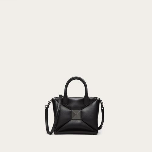  VALENTINO華倫天奴 22年秋冬 女士 手提包 PETIT SAC a MAIN ONE STUD EN NAPPA A_VEC CLOUS T