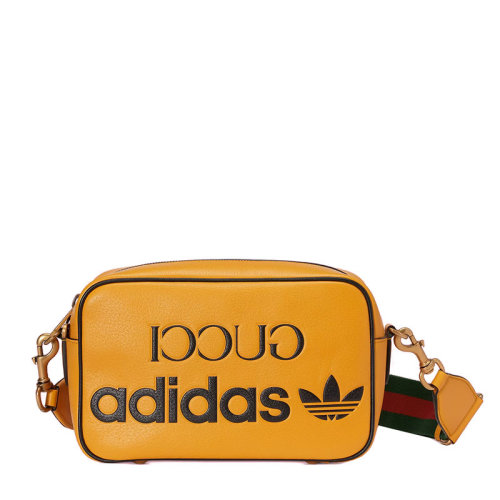 GUCCI/古馳 22新款Adidas聯名主題系列 男女同款黃色皮質黑色主題系列字母三葉草印花配紅綠織物肩帶拉鏈開合方形單肩包702427U3ZCT7775