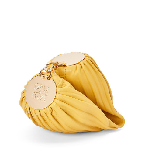 LOEWE/羅意威 20  Bracelet系列 女士小號黃色褶皺納帕小羊皮拉鏈開合多功能手拿手鏈包0010623536