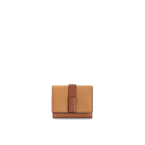  LOEWE羅意威 22年秋冬 女士 錢包 柔軟粒面小牛皮三折錢包 124.12AB41-3639 預(yù)定商品1-3周發(fā)貨