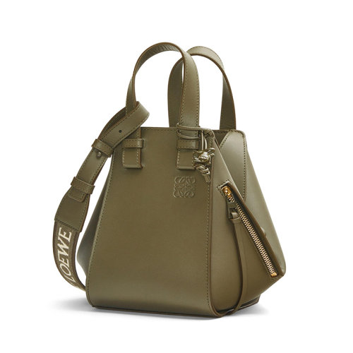 LOEWE/羅意威 22新款 Hammock系列 女士茶粉釉色緞面小牛皮同色金屬配件拆卸調(diào)節(jié)肩帶鉤扣開合單肩手提斜挎包A538H13X07-8967