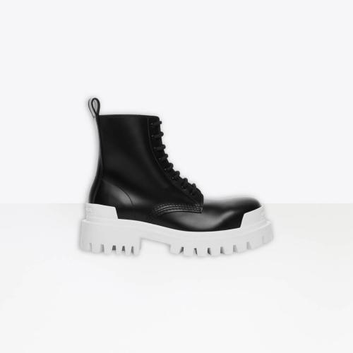 BALENCIAGA巴黎世家 22年秋冬 女士 短靴 Strike Lace-Up 靴子 589338WA9671090 預定商品1-3周發貨