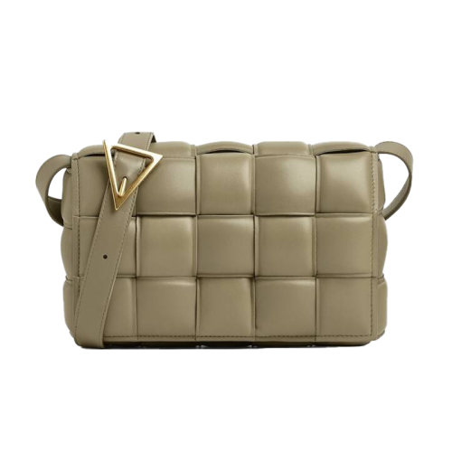 Bottega Veneta/葆蝶家 22新款 女士咖色絎縫羔羊皮飾有Intreccio圖案金屬搭扣金色飾面單肩包591970VCQR11520