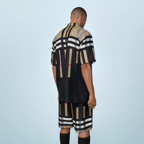  BURBERRY 22年秋冬 男士 切片格紋印花短袖絲質襯衫 80556801